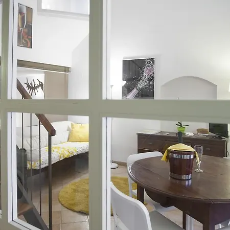 Stayingirona. Apartamento Cava Apartman *