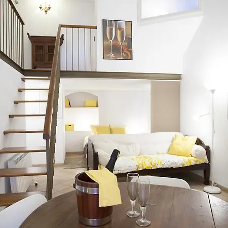 Stayingirona. Apartamento Cava Apartman Girona