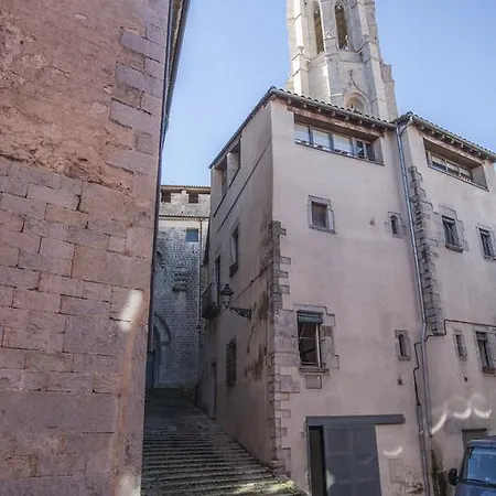 Stayingirona. Apartamento Cava Daire Girona